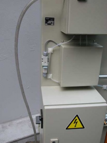Kontaktschleifmaschine Typ KS 100 Roboterausführung Bandrisskontrollstecker